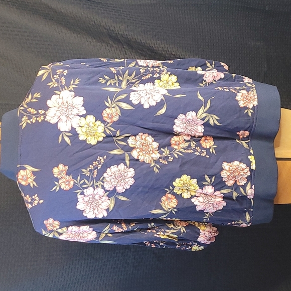 Torrid Floral Bombard Jacket Sz 1       *MUST GO!!!* - Picture 5 of 9